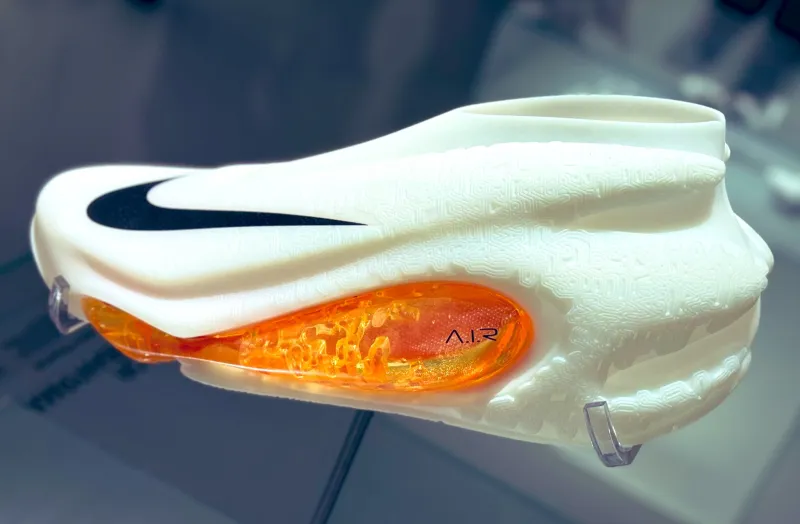 NIKE为文板山推出样品球鞋！受到他对科幻小说的热爱的启发